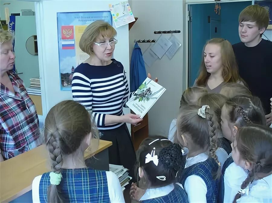 Гимназия номер 2 владивосток. Путин вторая гимназия владивосток. Гимназия 2 владивосток фото. Вторая гимназия владивосток. Гимназия 2 владивосток путин.