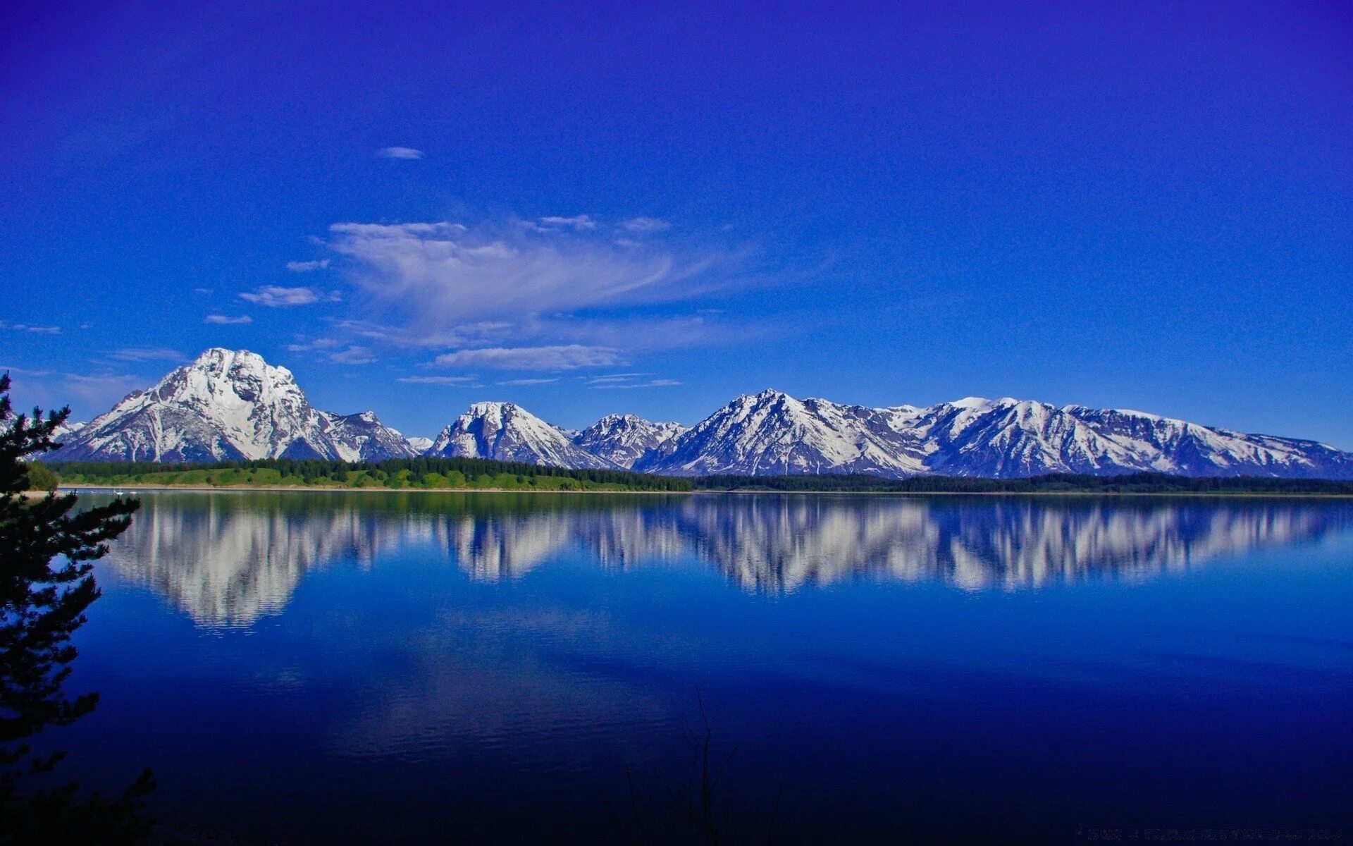 Гори вода. Природа. Озеро горы небо. Синяя природа. Природа горы небо.