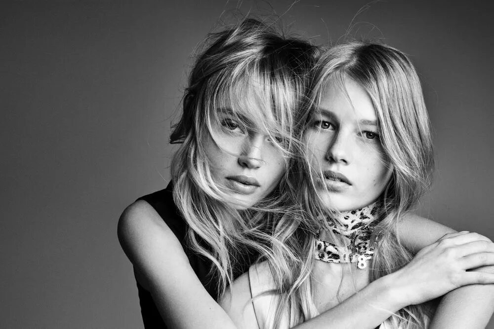 Фотосессия двух. Dior Spring Summer 2016 Патрик Демаршелье. Фотосессия двух девушек. Фотосессия сестер. Портрет двух девушек.