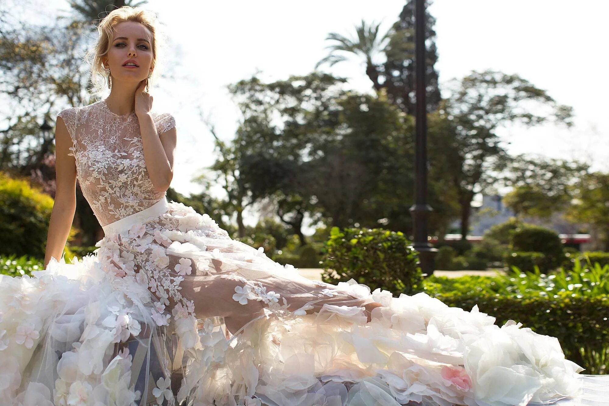 Ball gown свадебные платья. Лук на свадьбу 2024. Свадебные платья 2022-2023. Примерка свадебного платья. Изысканное свадебное платье.
