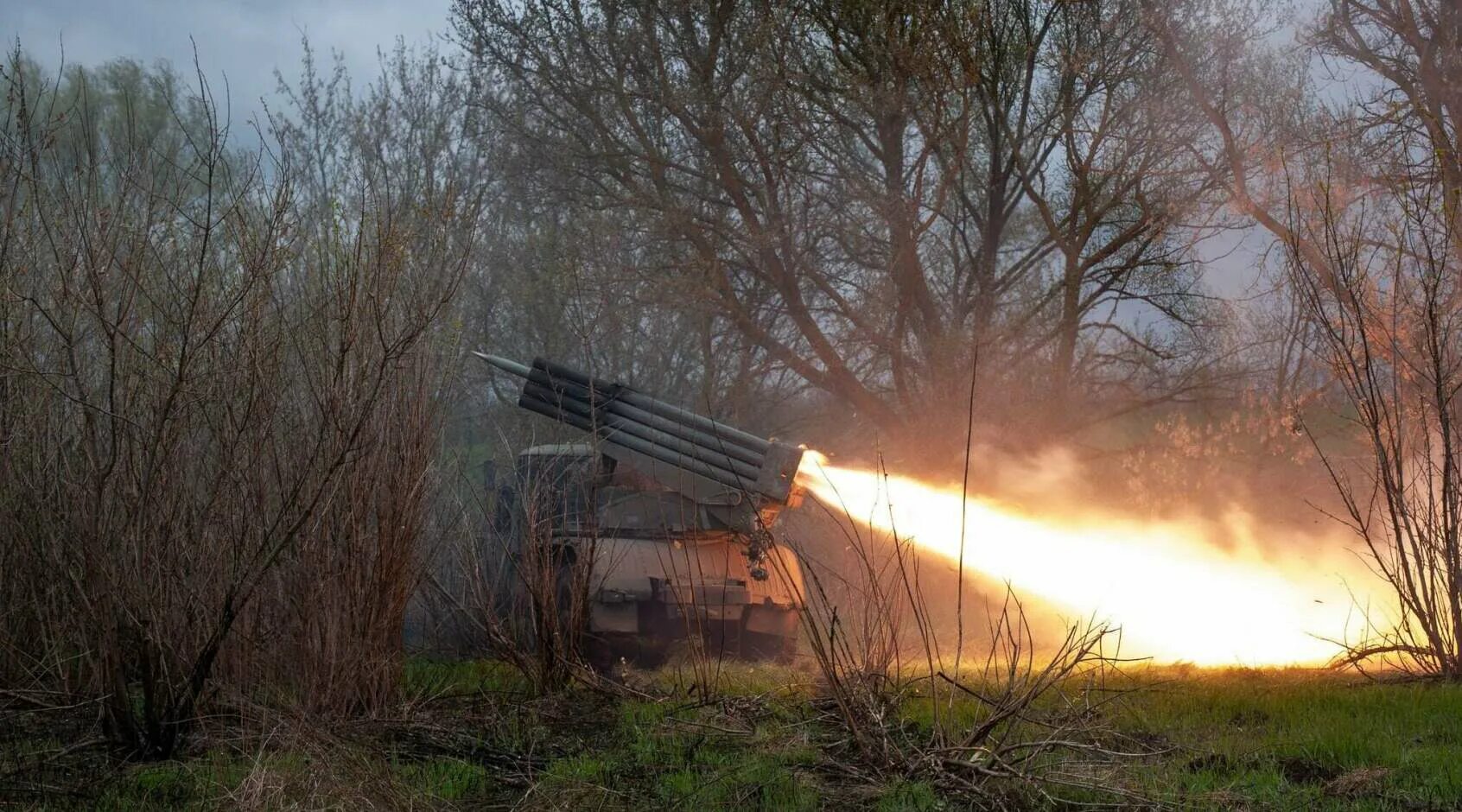 Продолжить разрушить. РСЗО град ВСУ. БМ-21 град Донбасс. РСЗО град на Донбассе. РСЗО ураган ВСУ.