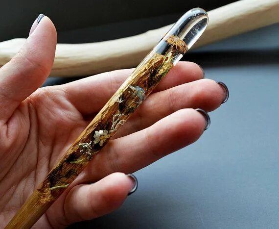 Палочки из смолы. Палочки из эпоксидной смолы. барабанные палочки из эпоксидки. палочки для волос из эпоксидной смолы. волшебная палочка эпоксидная смола.