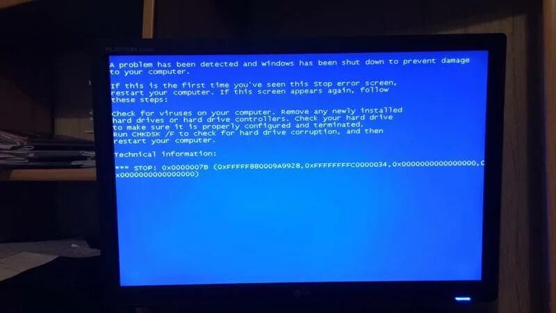 Error 7 0. 0xc000007b синий экран смерти. Windows XP синий экран смерти 0x0000007b. Синий экран с жестким диском на 7 винде. Ошибка 0x000000ca.