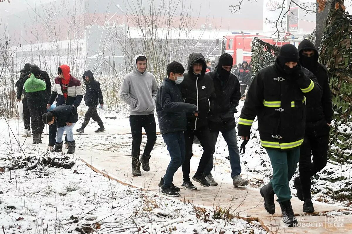 Мигранты беларусь. Мигранты на границе с литвой. Миграционный кризис на границе с беларусью. Миграционный кризис беларуси и польши 2021. Почему в белоруссии нет мигрантов.