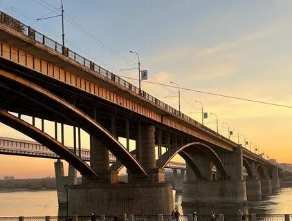 Октябрьском мост