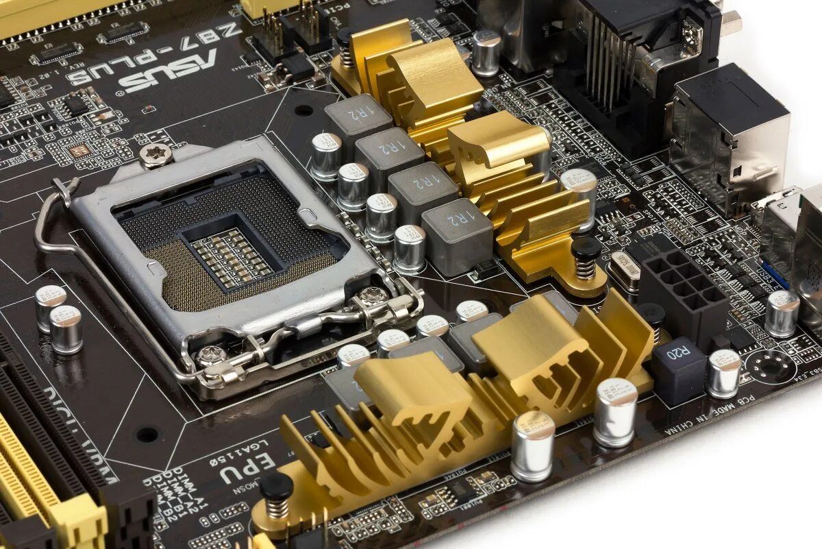 Матер платы. Asus z87-plus. asus z87-plus разъемы. батарейка на asus z87-k. материнская плата на z87 чипсете intel.
