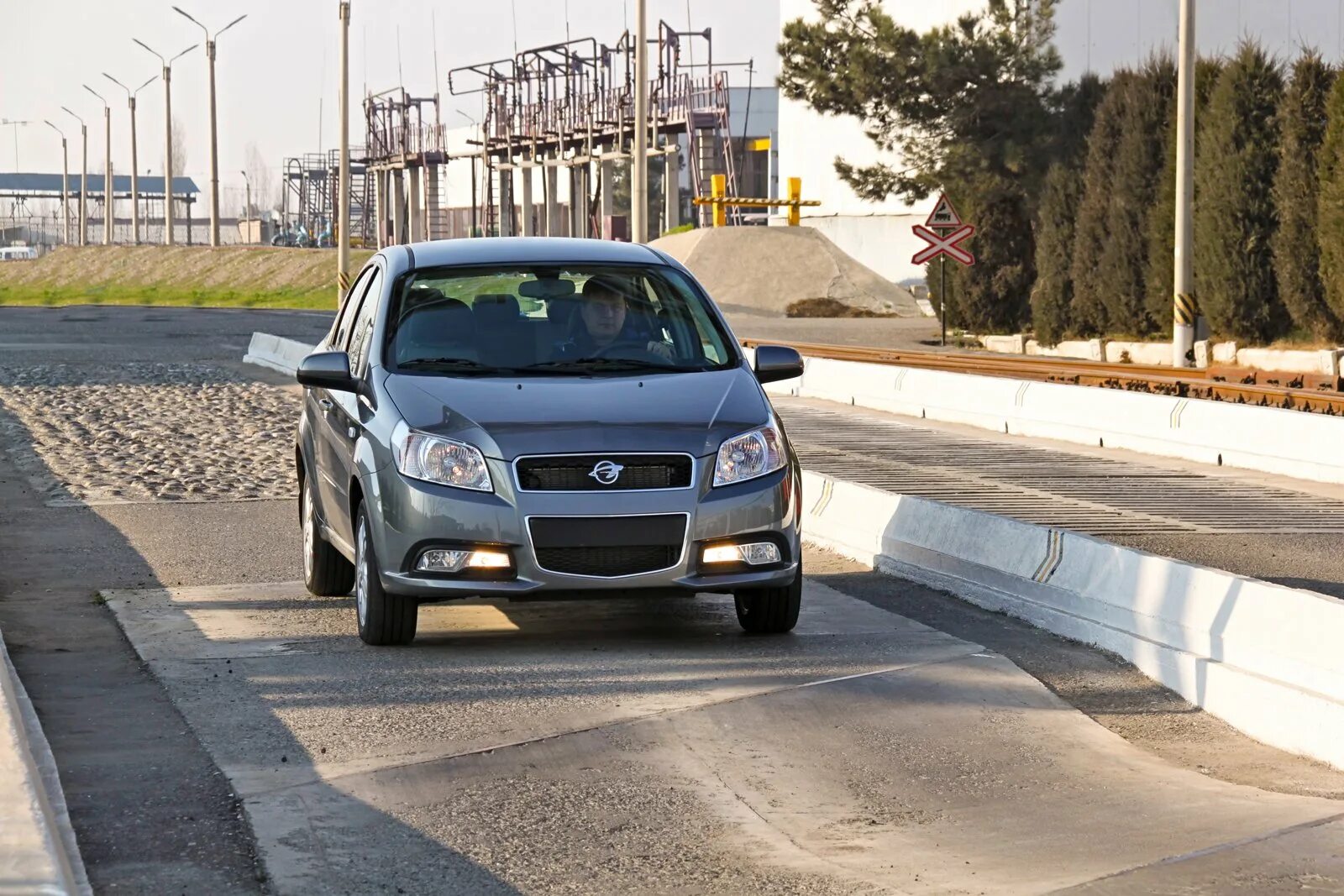 Машина ravon nexia r3. Равон нексия 3. Daewoo ravon r3. Ravon 3 автомобиль. Ravon 3 автомобиль.