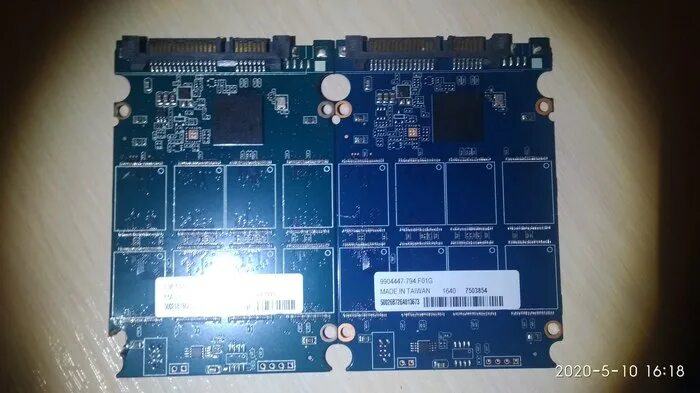 Ssd сгорел контроллер питания. Сгорел ссд. Жесткий диск ме2244. Уничтожение жестких дисков. Сгорел ссд.