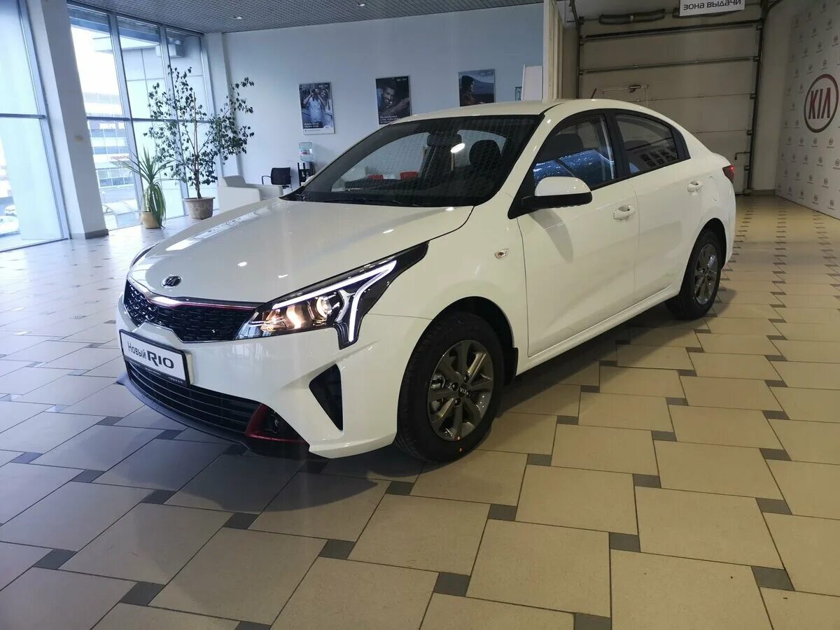 Не отступать и не сдаваться! Седан Kia Rio четвертого поколения Наконечный Алекс