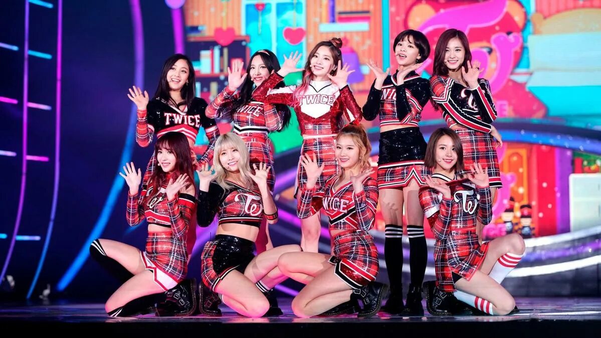 Adam is twice. K-pop twice. к поп твайс. корейская поп культура. женская группа бтс.