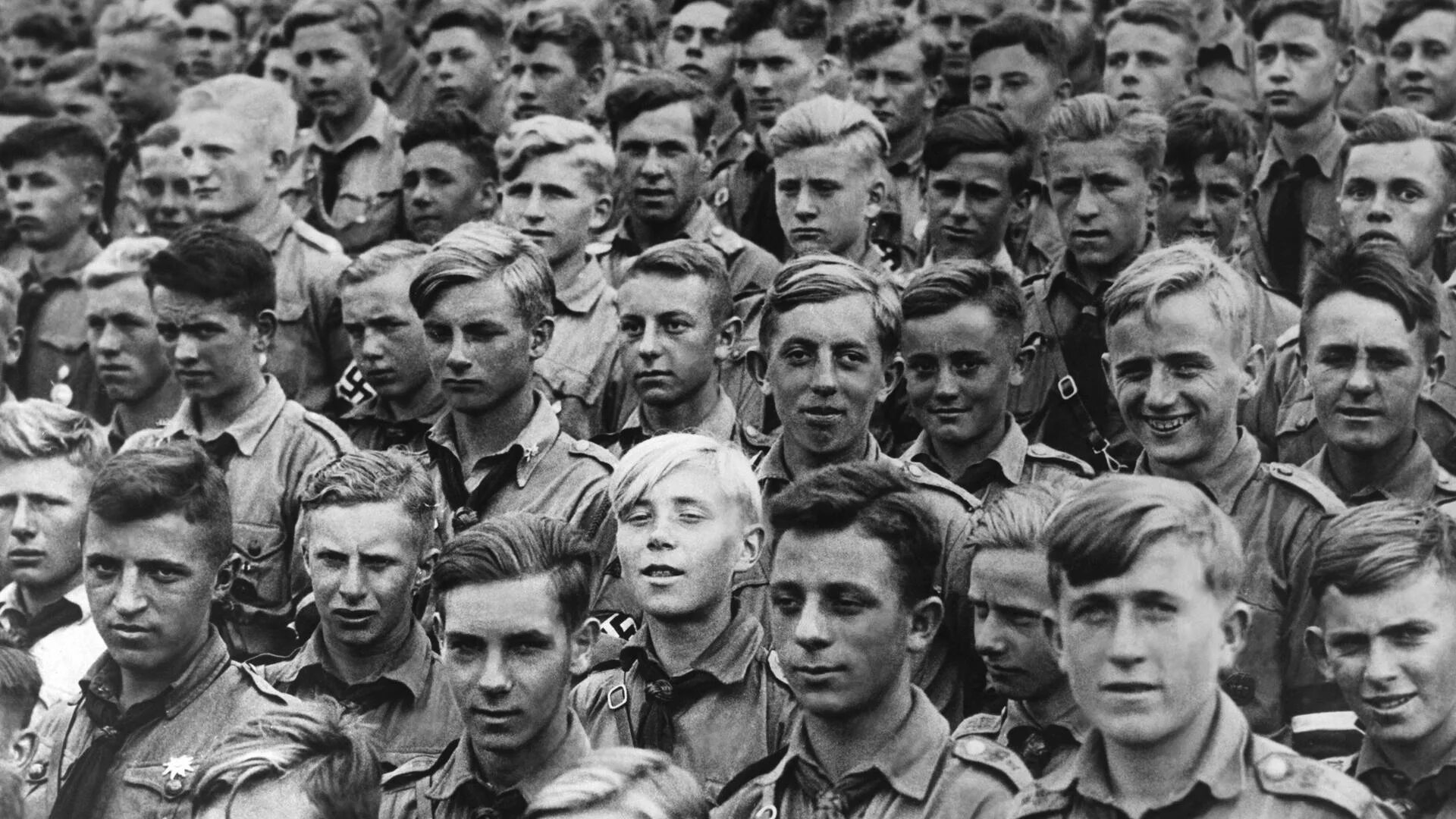 Skaramanga 1972 гитлерюгенд. Potpourri der hitlerjugend. Гитлерюгенд фото. Гитлерюгенд 1945. Potpourri der hitlerjugend.