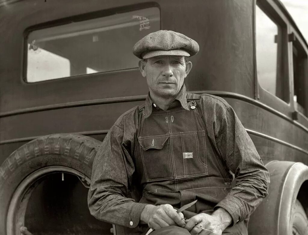 черно белое фото грузовика. автобус фердинанд. живет такой парень фильм 1964. советский шофер. зис 8 автобус фердинанд.