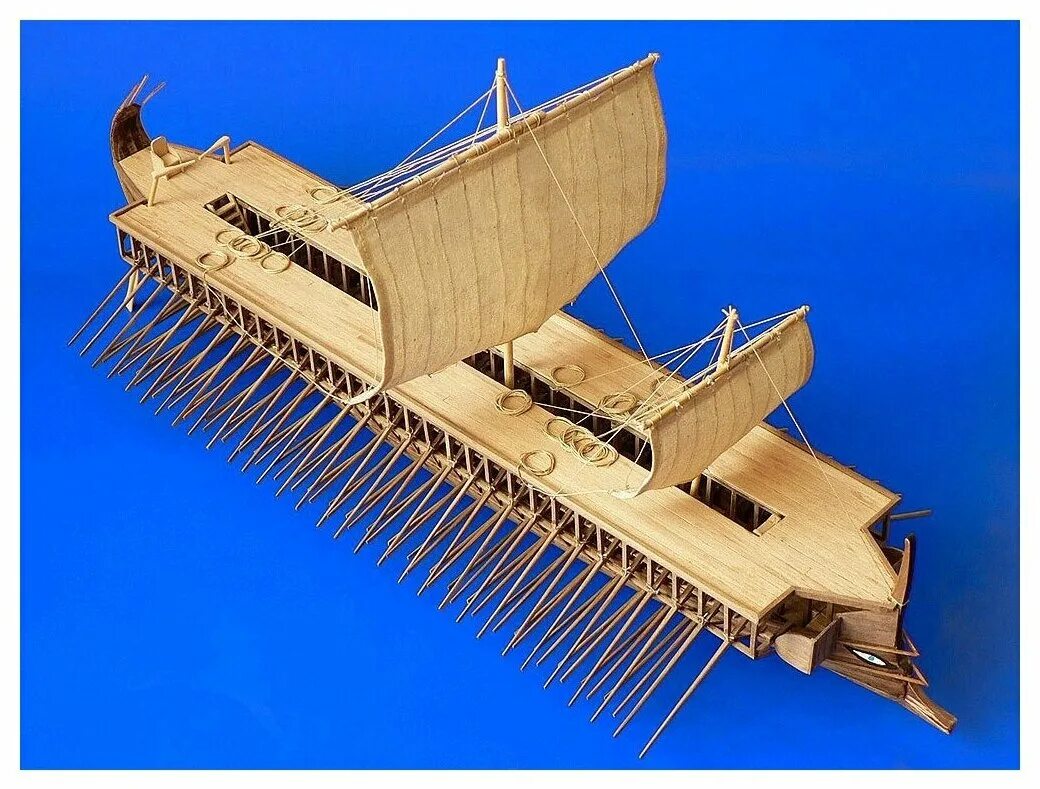 древний корабль триера. триера корабль в древней греции в картинках. финикия трирема. триера корабль в древней греции. римская трирема корабль.