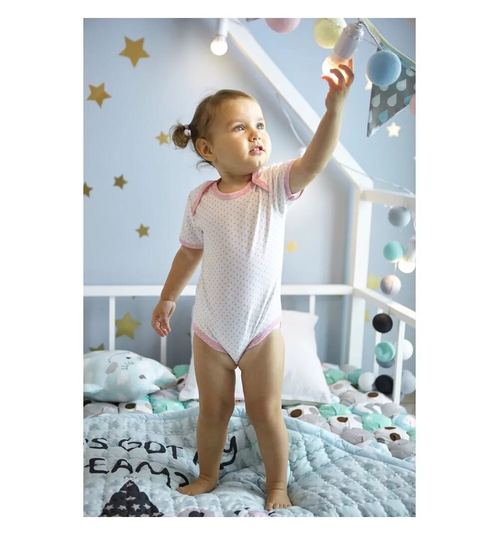 дети в прозрачной одежде