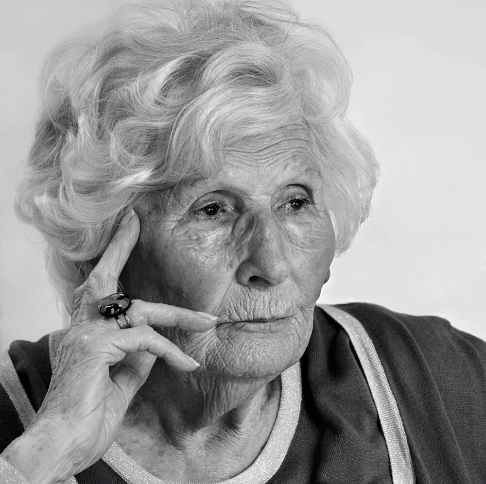 Картинка старше. Портреты пожилых людей. Фотопортреты пожилых людей. Фотопортреты пожилых людей черно белые. Пожилая женщина.