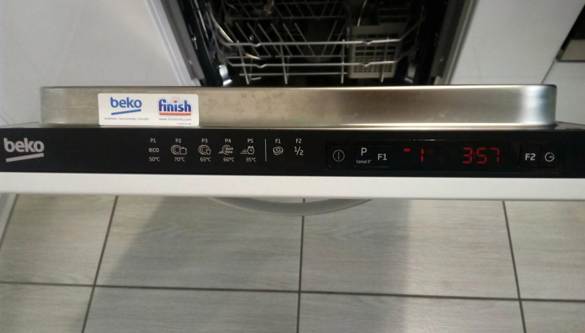 Beko bdin15360 белый. Beko dis 5831. Посудомоечная машина beko dsfs 1530. Beko dis25d12. Индикаторы посудомоечной машины beko.