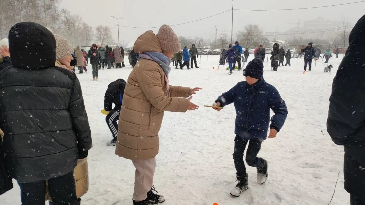 22 февраля идут в школу. Городской день здоровья зима.