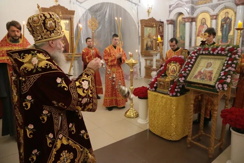 Глав св. Глава великомученицы Варвары. Храм Святой великомученицы Варвары Псков. Икона Святой великомученицы Екатерины в Николо Богоявленском соборе.