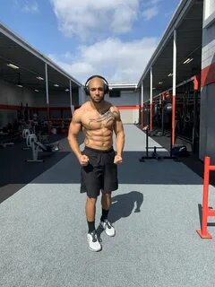 Austin ekeler physique