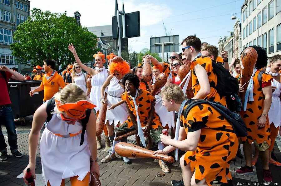Queens day перевод. Оранжевая революция. Оранжевая революция на Украине 2004. Оранжевая революция фото. Оранжево-зелёная революция.