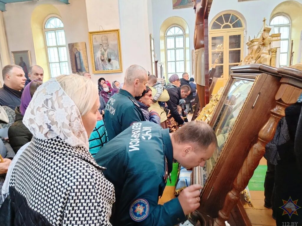 Ход св. Храм ярославских святых в Казани. Свято-Тихоновский храм Ярославль. Храм ярославских святых в Казани Казанская икона. Покрова это православные святыни.