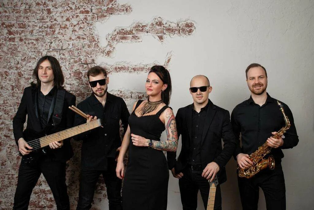 Сарафан радио кавер группа краснодар. Сарафан радио кавер группа краснодар. Сарафан радио кавер группа. А групп краснодар. Кавер группа сарафанное радио краснодар.