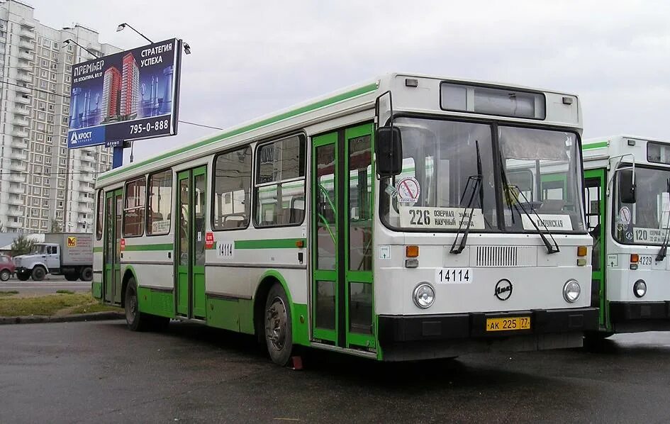 Автобус 14 г. 14 Автобусный парк Москва. АЗМ 14 Автобусный парк. Автобус 14 Москва. 14 Автопарк Мосгортранс.