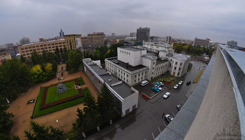 Дом Ленина Новосибирск. Дом Ленина Новосибирск филармония. Дом памятник Ленина в Новосибирске. Дом Ленина сквер героев революции Новосибирск. Революции 1 новосибирск