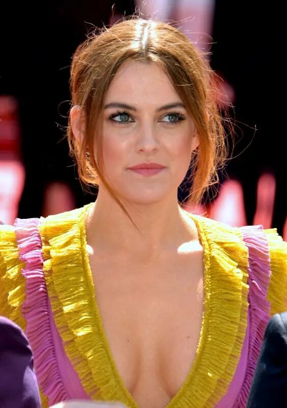 Райли вики. Даниэль райли кио. riley keough. райли кио внучка.