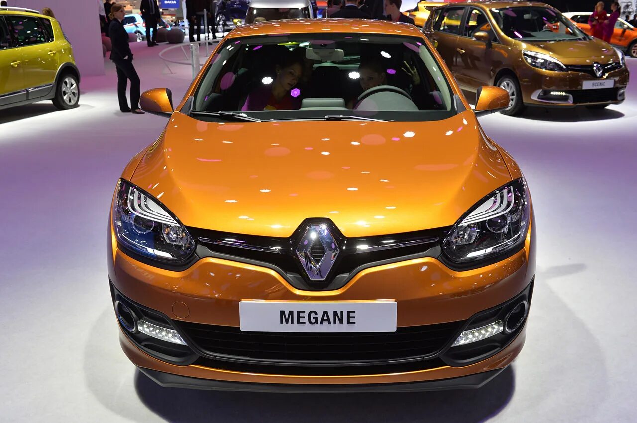 Renault тула. Рено Меган 2015. Renault Megane 2015. Renault Megane 2014 года. Обновленное Рено Меган.