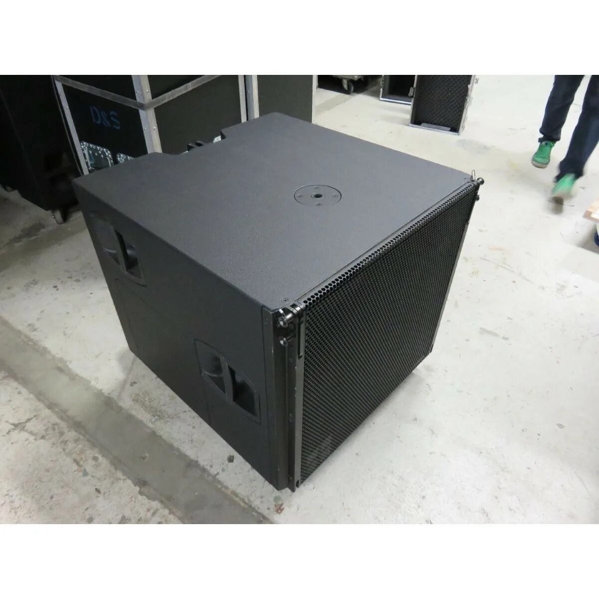 Sub5. Five finger death punch обложка альбома f8. D b audiotechnik q sub. D b audiotechnik v sub. Sub5.