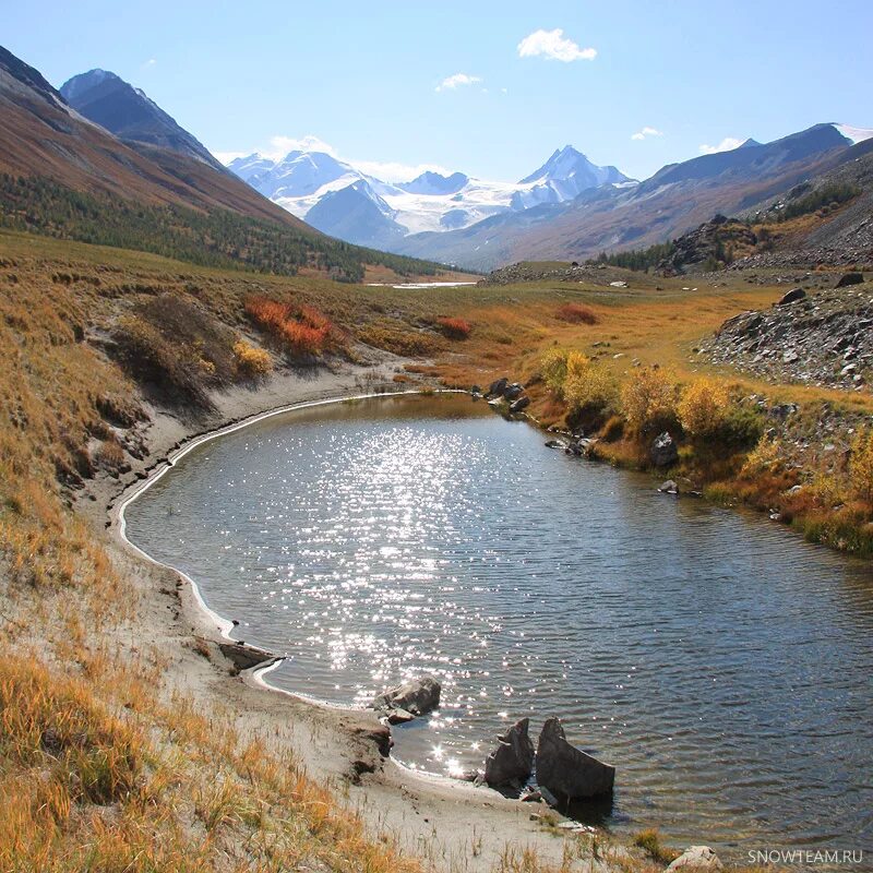 гора актру северо чуйский хребет. юг алтая. юг алтая. подножье северо чуйского хребта. хребет южный алтай.