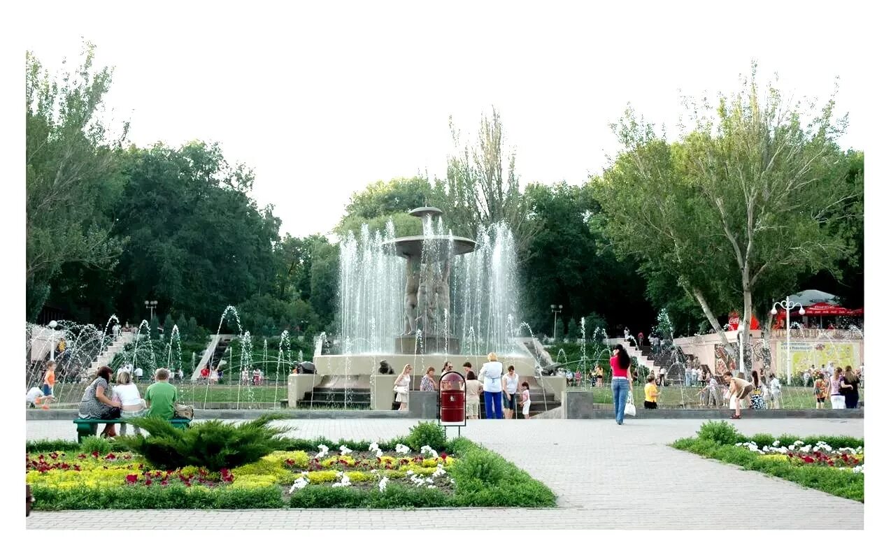 парк на театральной площади ростов на дону. центральный городской парк им а м горького ростов. ротонда липовая аллея ростов парк 1 мая. ростов на дону парк. театральная площадь ростова на дону.