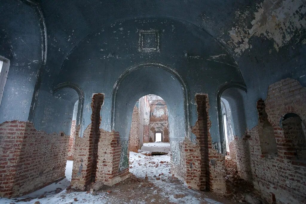 Церковь святой богородицы татары разграбили. Введенская Церковь в селе Подрелье. Введенский храм в селе Солодники. Церковь Покрова Пресвятой Богородицы в селе Глазуново. Церковь Успения Божией матери (Муравлянка).