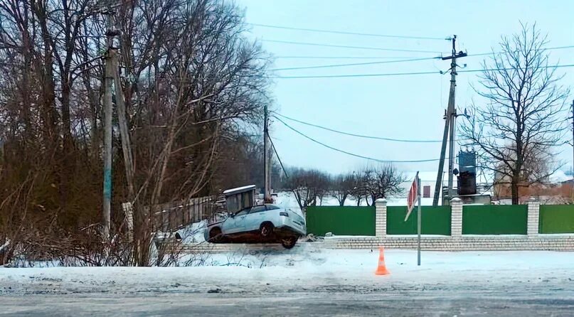 Погода монастырщина воронежской области. Село Монастырщина Богучарского района Воронежской области. ДТП Богучарский район вчера Богучар Монастырщина. 349 Км зима. Пожелание белой дороги водителям зимой.