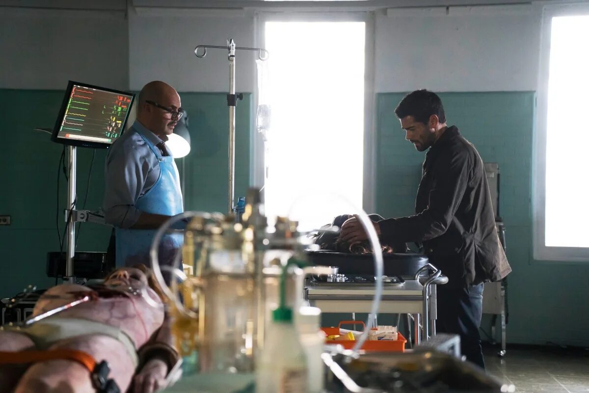 Восстание мертвецов фильм 2010. Дредноут вархаммер. I still dead. Стилл дед. Death surf.