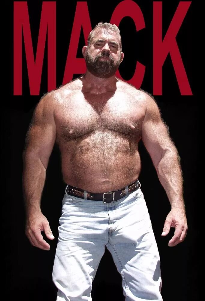 Bear man. Big bear мужчина. Дэдди беар. Огромный брутальный мужчина. Брутальный мужчина волосатый.
