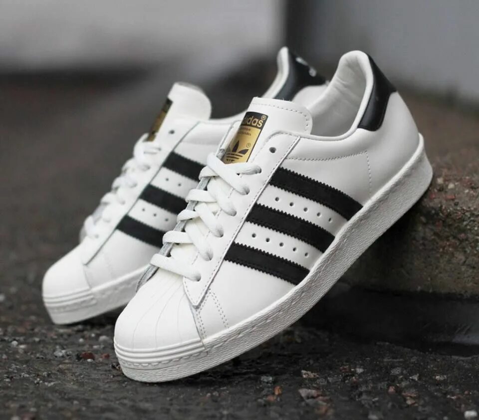 Кроссовки 3 полоски. Кроссовки adidas Superstar. Adidas Superstar 80s Deluxe. Кроссовки adidas Superstar 80s. Adidas Original Superstar 80.