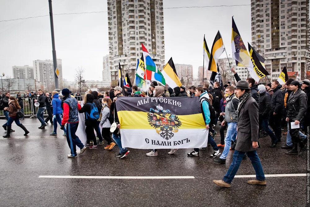 Имперский флаг марш. Флаг националистической России. Флаг националистов России. Черно желто белый националисты. Националистические партии в россии