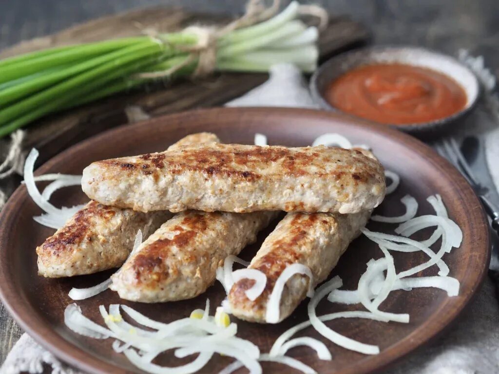 Калорийность люля из курицы. Люля из курицы. люля куриный с сыром и грибами. люля куриная пг. люля из курицы выдавливаем из пакетов.