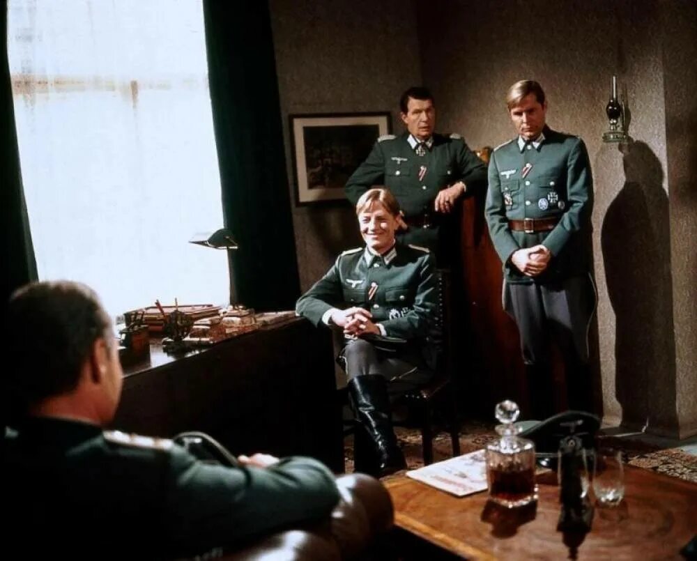Офицер заставляет. Offizieren (1986).