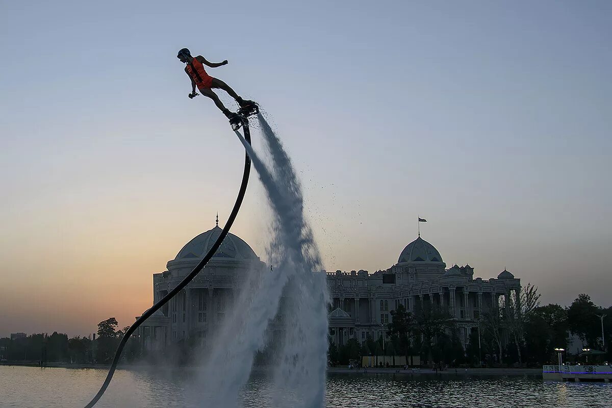 Jetlev r200. Доска с напором воды. Jetlev r200. Реактивный ранец. Флайборд дельфин.