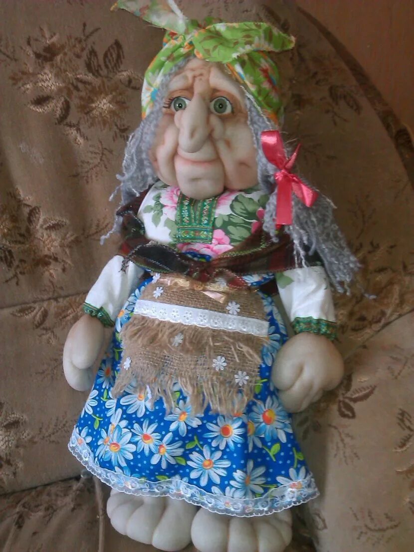 Кукла из колготок для начинающих. Кукла пакетница из капрона. кукла попик баба яга. куклы из капроновых колготок. куклы в чулочной технике.