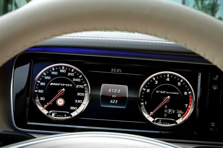 Фото Mercedes-Benz SLK-Class - Mercedes-Benz SLK R172 производится с 2011 года