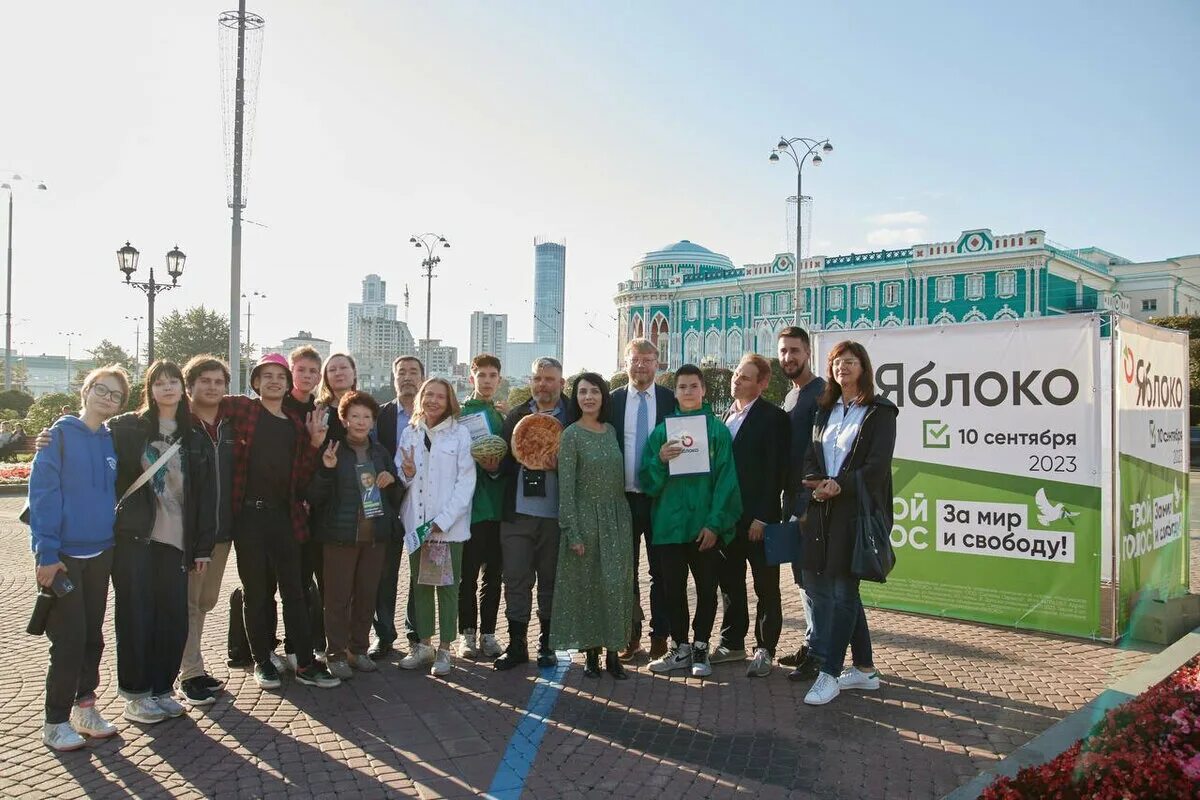 Агентство недвижимости екатеринбург. Китайка дом на татищева екатеринбург. Чкалова 5 нижний новгород. Татищева 58. Мебельный магазин на татищева екатеринбург выбор.