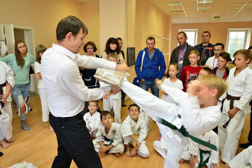 Каратэ спб для начинающих взрослых. Ашихара каратэ клуб шодан. Клуб каратэ айджи. Клуб каратэ сокол ростов-на-дону. Клуб каратэ айджи.