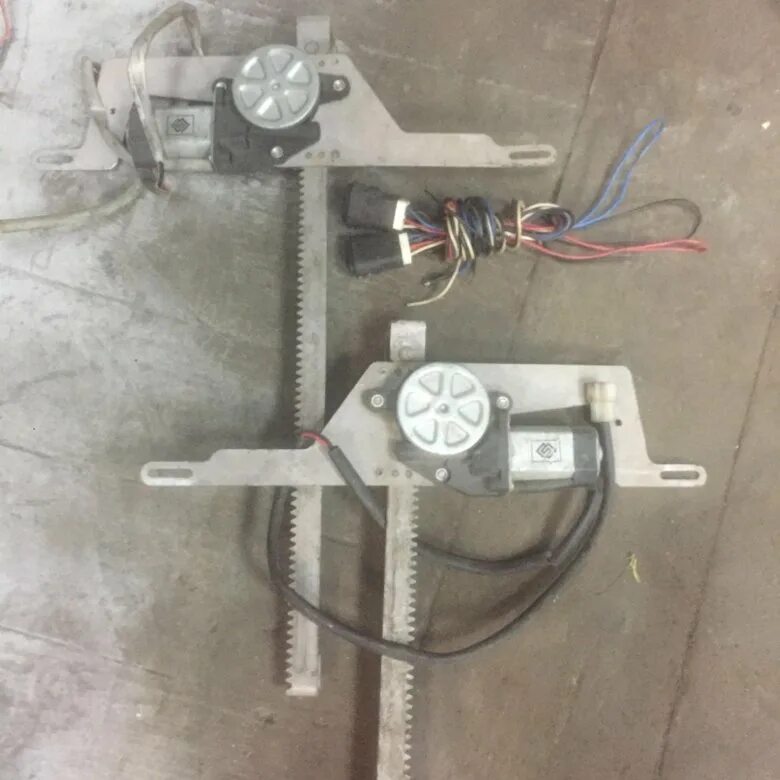 Электростеклоподъёмники на ваз 2107. Стеклоподъёмник ваз 2107. Стёклоподъемники форвард на ваз 2107. Электростеклоподъемник ваз 2107. Электростеклоподъемник реечный ваз 2107.