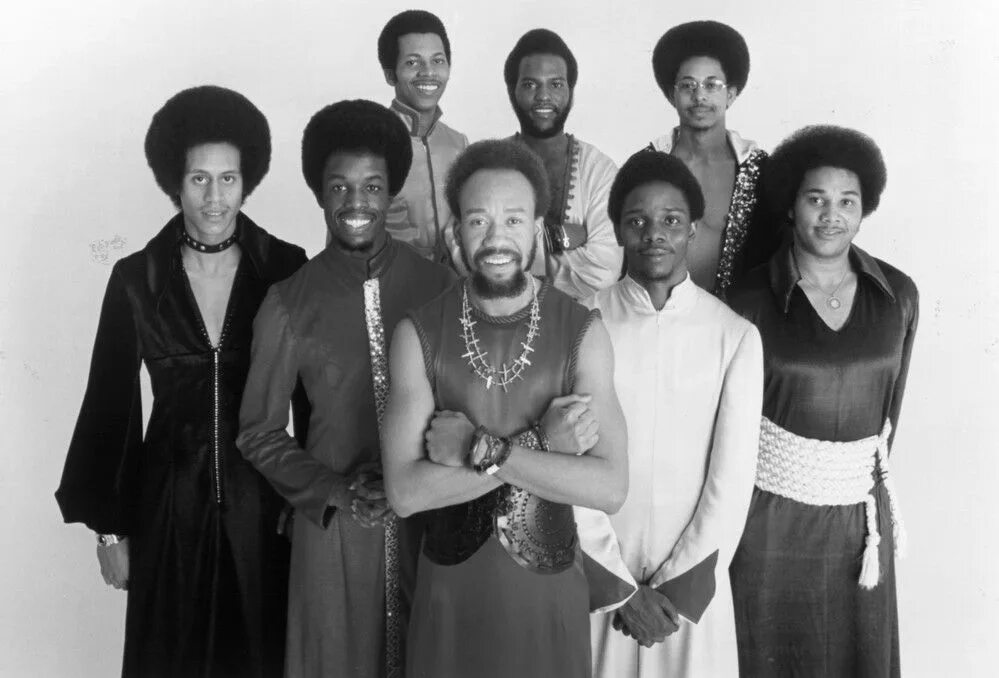 Солист группы earth wind and fire. Earth, wind & fire. Ветер огня группа. Earth wind fire [ewf]. Earth, wind & fire earth, wind & fire.