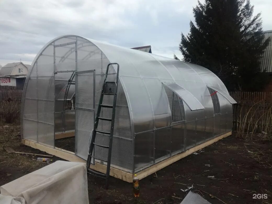Работа в омске теплица. Работа в омске теплица. Омские теплицы. Сборщик теплиц. Теплица омская усиленная монтаж.