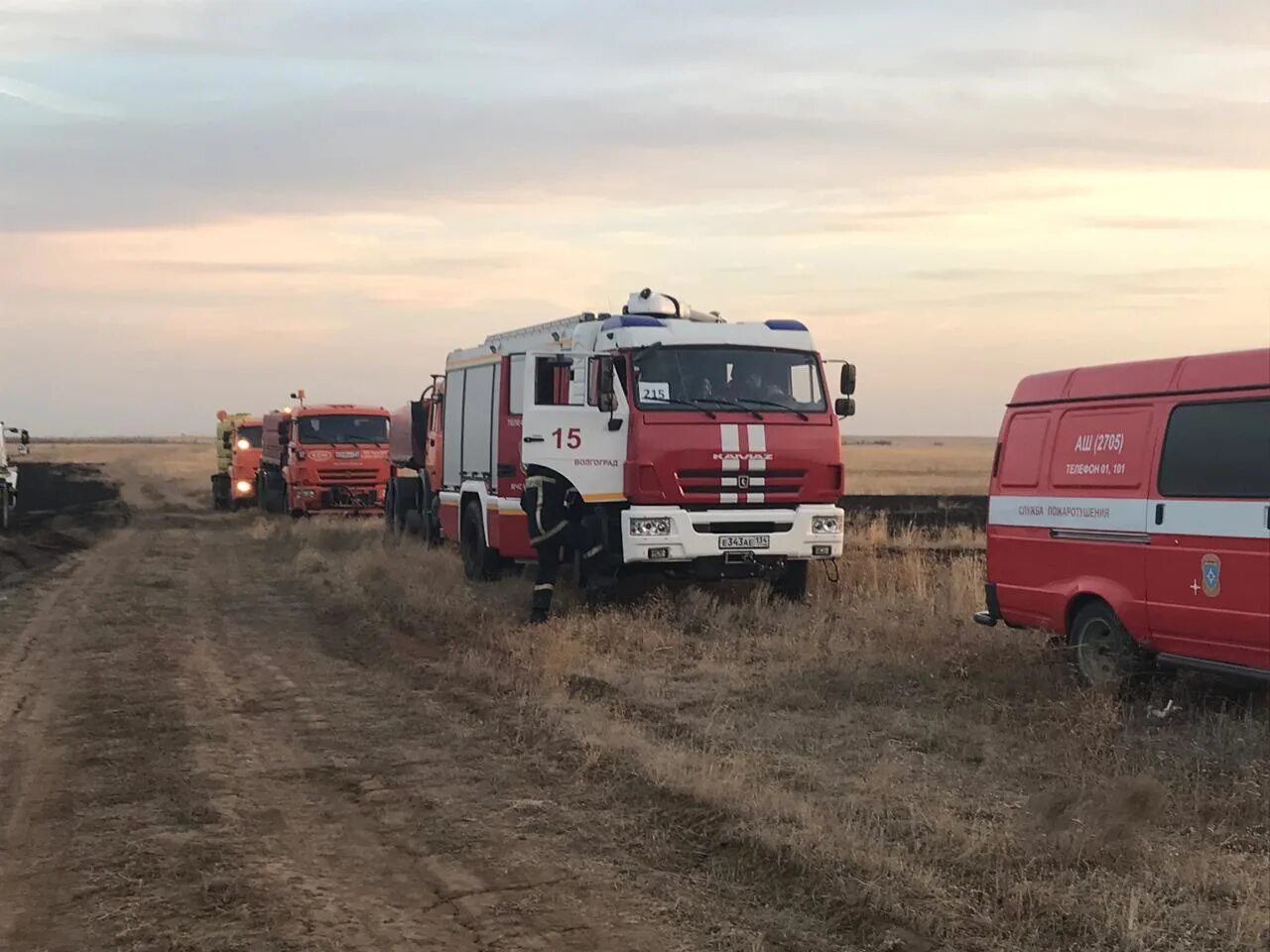 Атака на волгоградскую область сегодня. Пожар в Даниловке Волгоградской области. Происшествия по Волгоградской обл Городищенский р-н. Пожар в Волгограде сегодня в Городищне. Авария Городищенский район Волгоградская область.